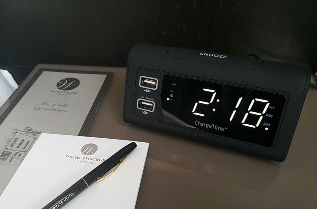 เดอะ เวสท์บริดจ์ โฮเต็ล Hotel ลอนดอน ภายนอก รูปภาพ
